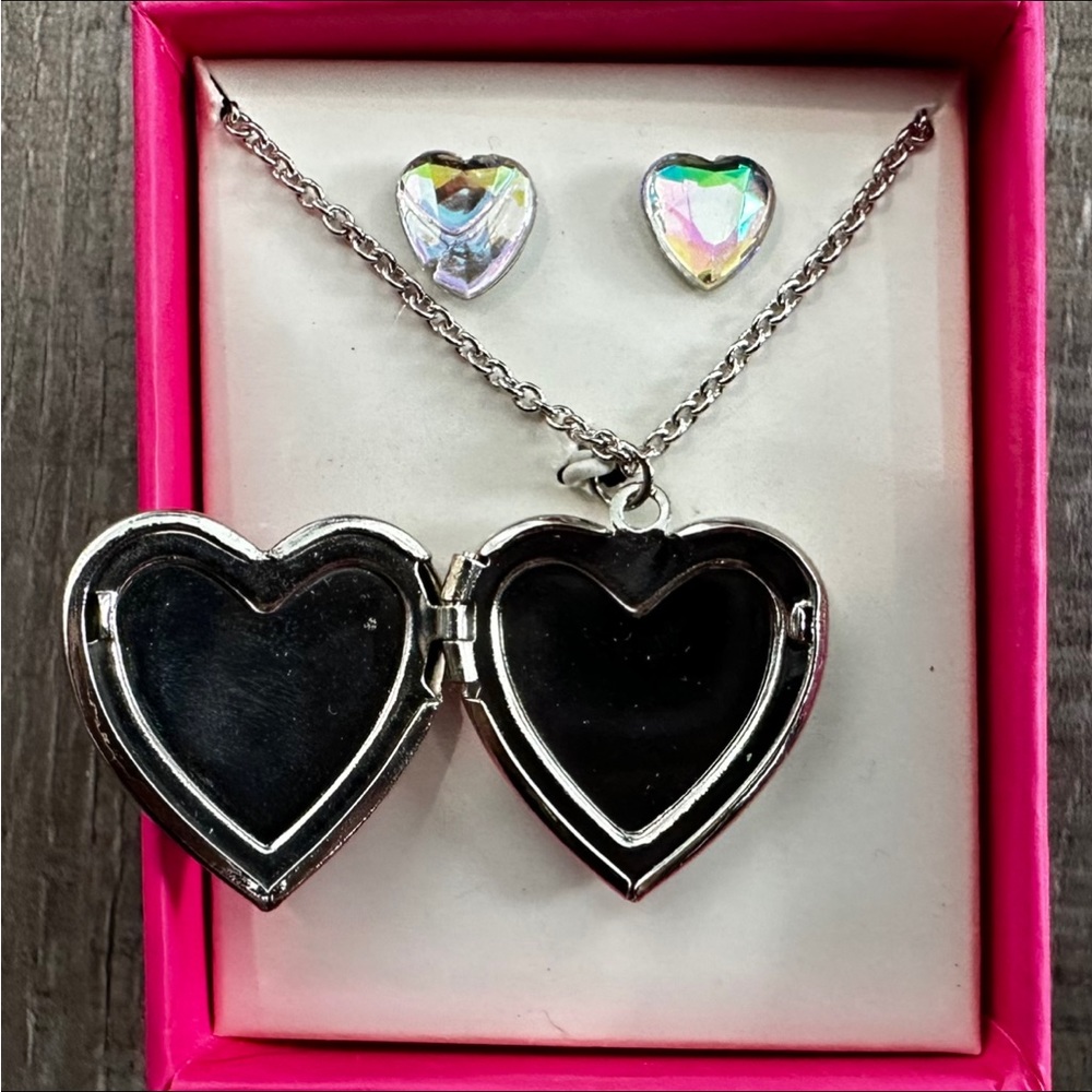 💞 New Kids Heart Locket & Earring Gift Set
